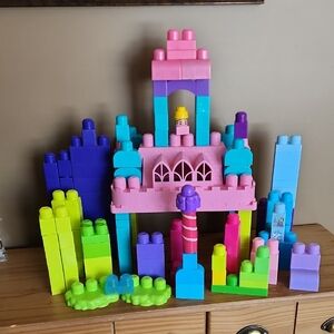 Mega Bloks Playset - Pink, Purple & Blue